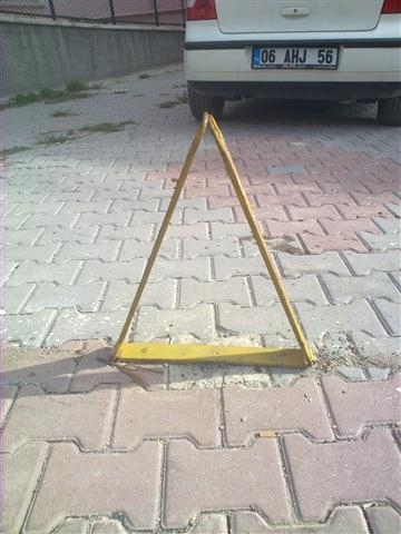 Otopark Demiri Üçgen Lama Kilitli 0009