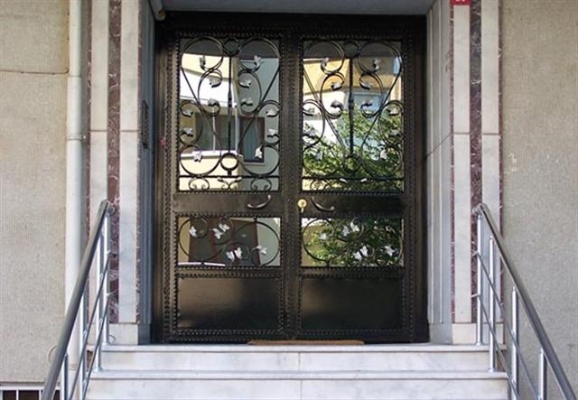Ekonomik Apartman Kapıları